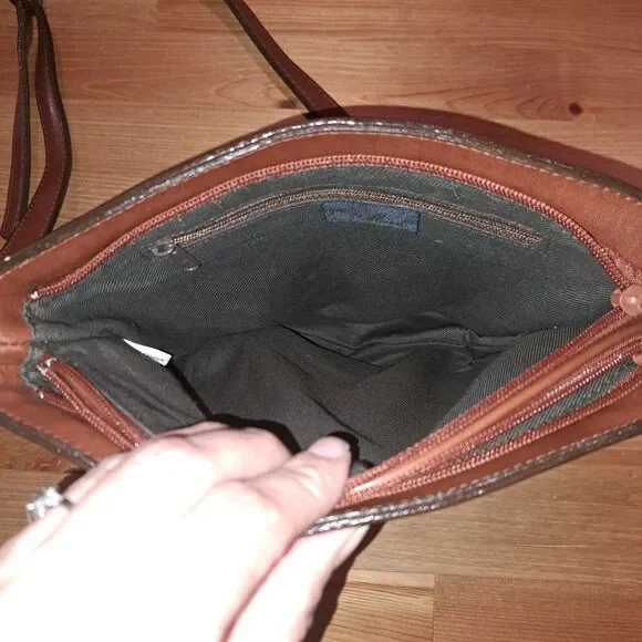 Marlo Shoulder Weave Purse, Double Zipper Opening - Picture 5 of 6